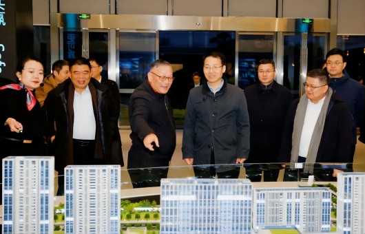 �����г��ϵ�ܾ�����װ���־ֳ�ݰ�����������й��ٷ���վ����